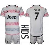 Koszulka piłkarska Juventus Federico Chiesa #7 Strój wyjazdowy dla dzieci 2023-24 tanio Krótki Rękaw (+ Krótkie spodenki)